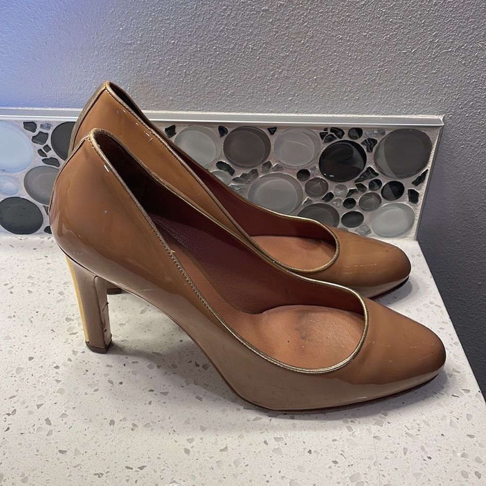 MIU Miu woman’s brown patent leather heels - Picture 8 of 16
